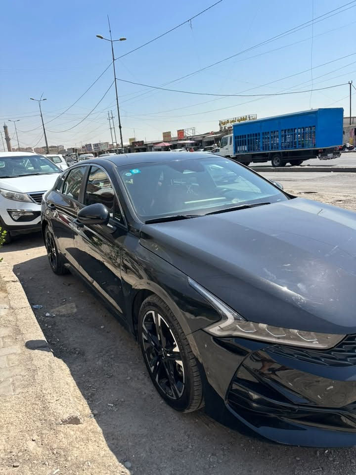 السلام عليكم KI 5 24 لون اسود فول السيارة من عدة البانوراما جيتي لاين سيارة بيها اربع قطع صبغ بدون دواخل ايرباك سليم داخل احمر كير محرك تبريد كفالة سعر ١٤ وبي مجال ***********
