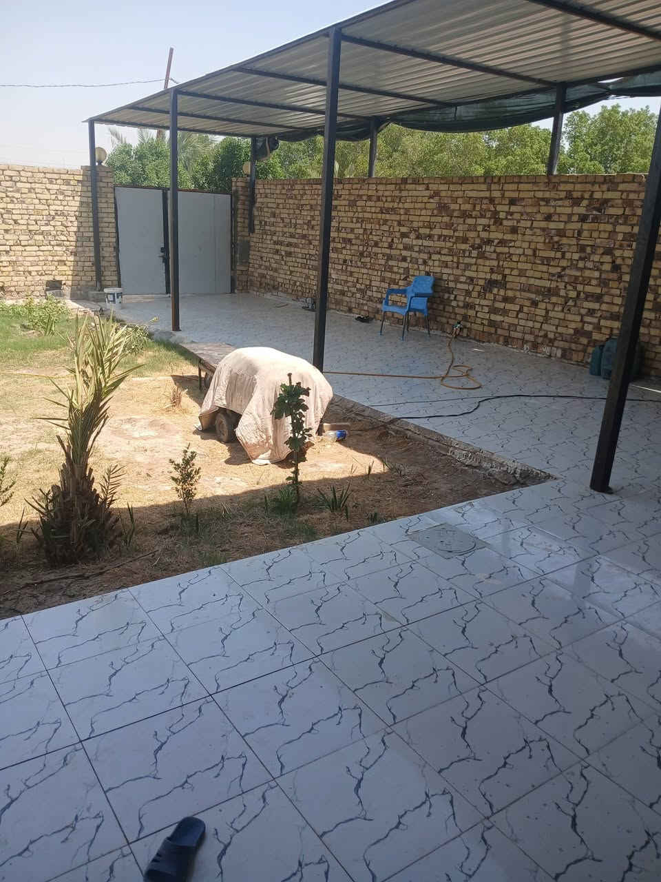 سلام عليكم
سند 25بسمي 
بيت مساحه 600متر   طريق ديوانيه نجف قرب ساحة التوديع وي الشط الصب 

يبعد عن جسر 300متر 

2غرف نوم 

صاله 

براني 

حما 

مطبخ 

كراج 

***********
