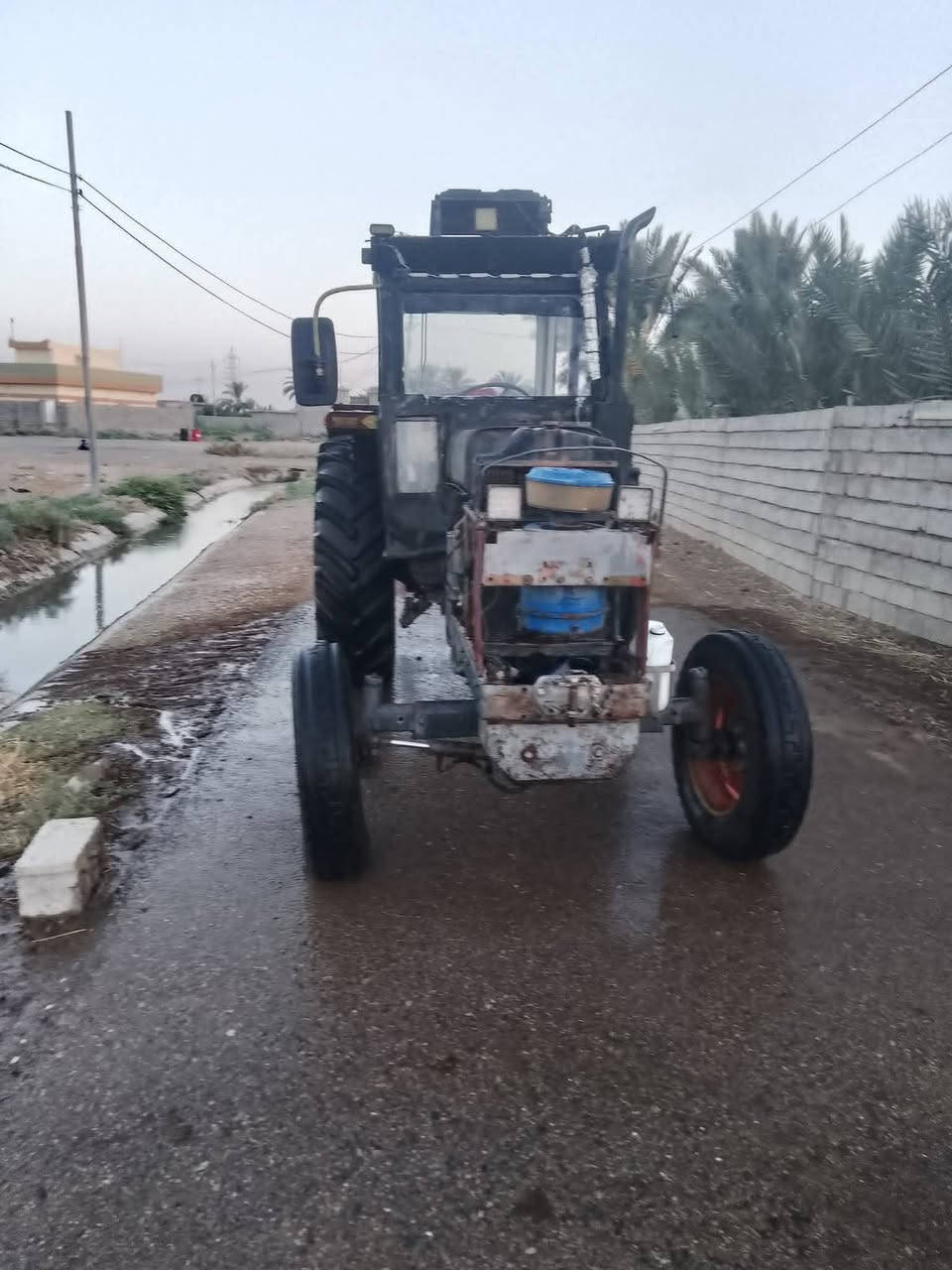 السلام عليكم عنتر 121موديل 90 مكينه جاهزه للشغل بم ونوزلات نضيفه هودرليك رفع وفول محرك نضيف وسوبر وتبريد كابينه تايرات خلفيه نضيفات السعر 9مليون وبيه مجال المكان ديالى الخالص للستفسار اتصل على الرقم *********** والخاص مفتوح واتساب موجود
