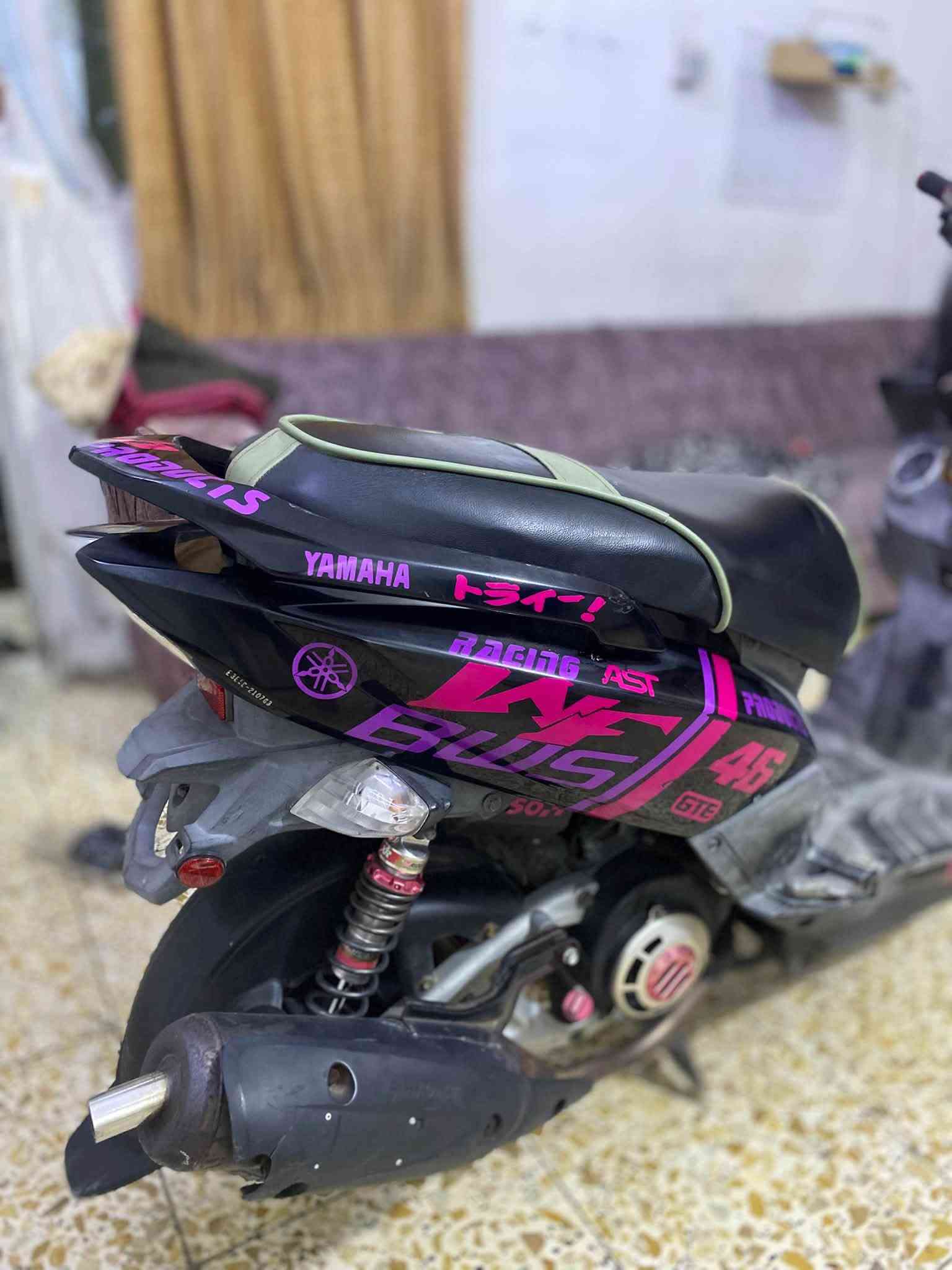 السلام عليكم للبيع دراجه GTR نضيفه  دراجه بيهة تزويد  دبلات امامي ودبلات خلفي وصالنصه  رياضي   كهربائيات كلهة شغاله مابيهة نقص لدراجه  السعر مليون وبيهة. مجال قليل  مكان الشعله لرحمانيه  رقم هاتف ***********
