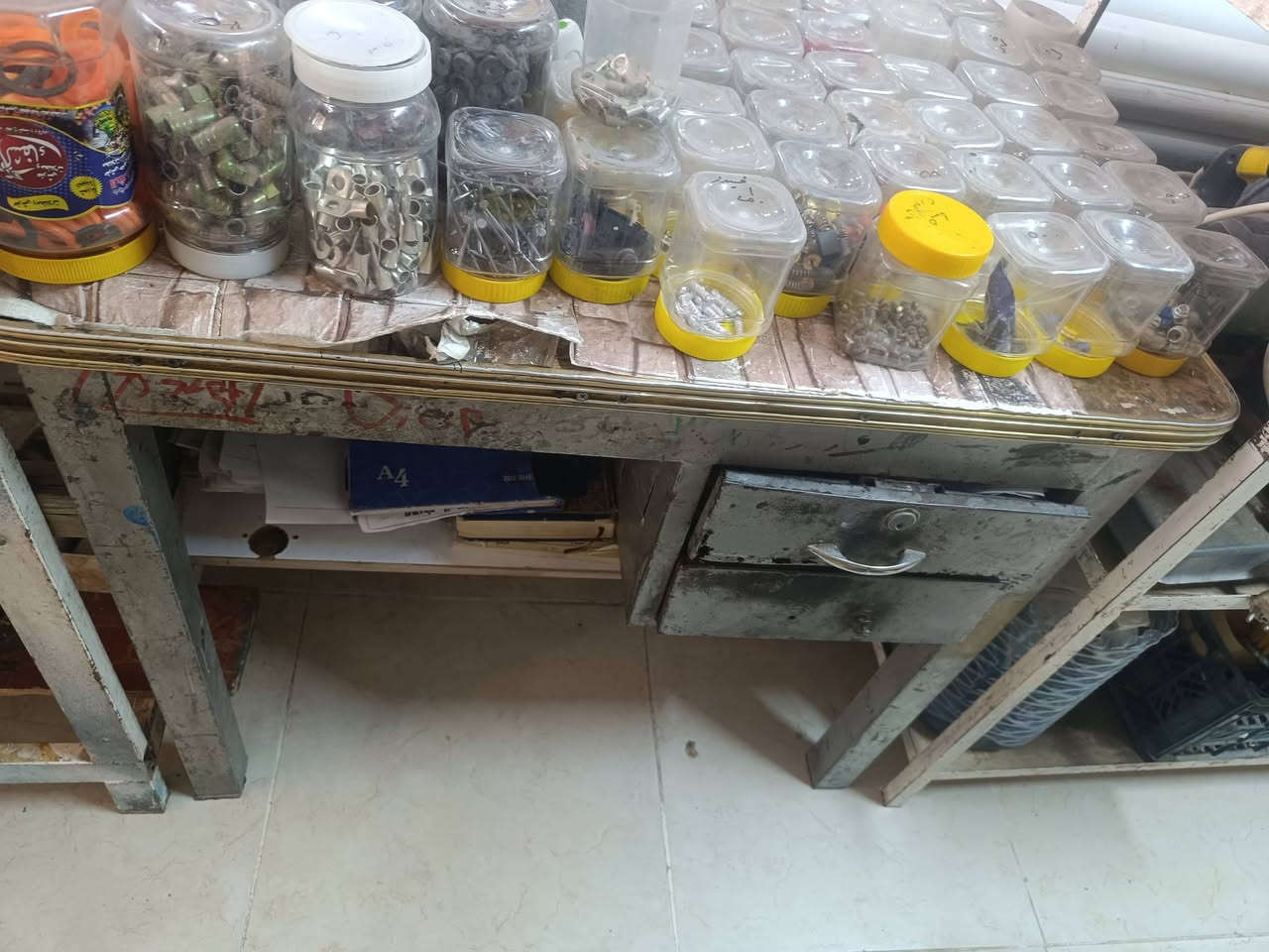 ميزة عارضات رفوف للبيع ***********
