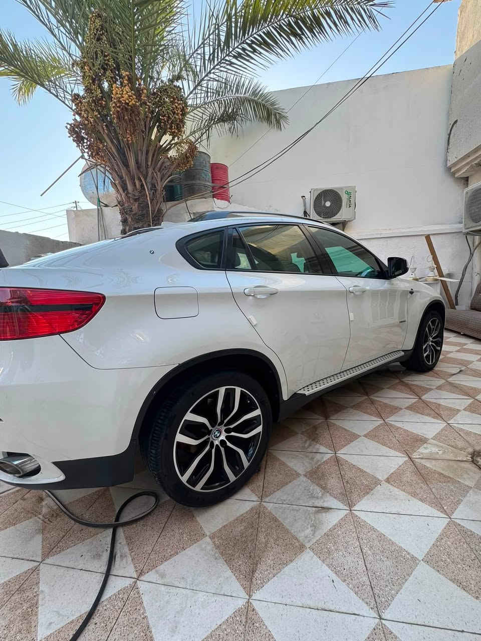 السلام عليكم بي ام x6خليجي 2009مكفوله من الصبغ بيها الدعاميات صبغ فقط رقم سليمانيه الجديد فول موصفات أكواب ماء جقمجه تبريد ثلج محرك سته سلندر توين تيربو السعر185بيها مجال الفلوجه ***********
