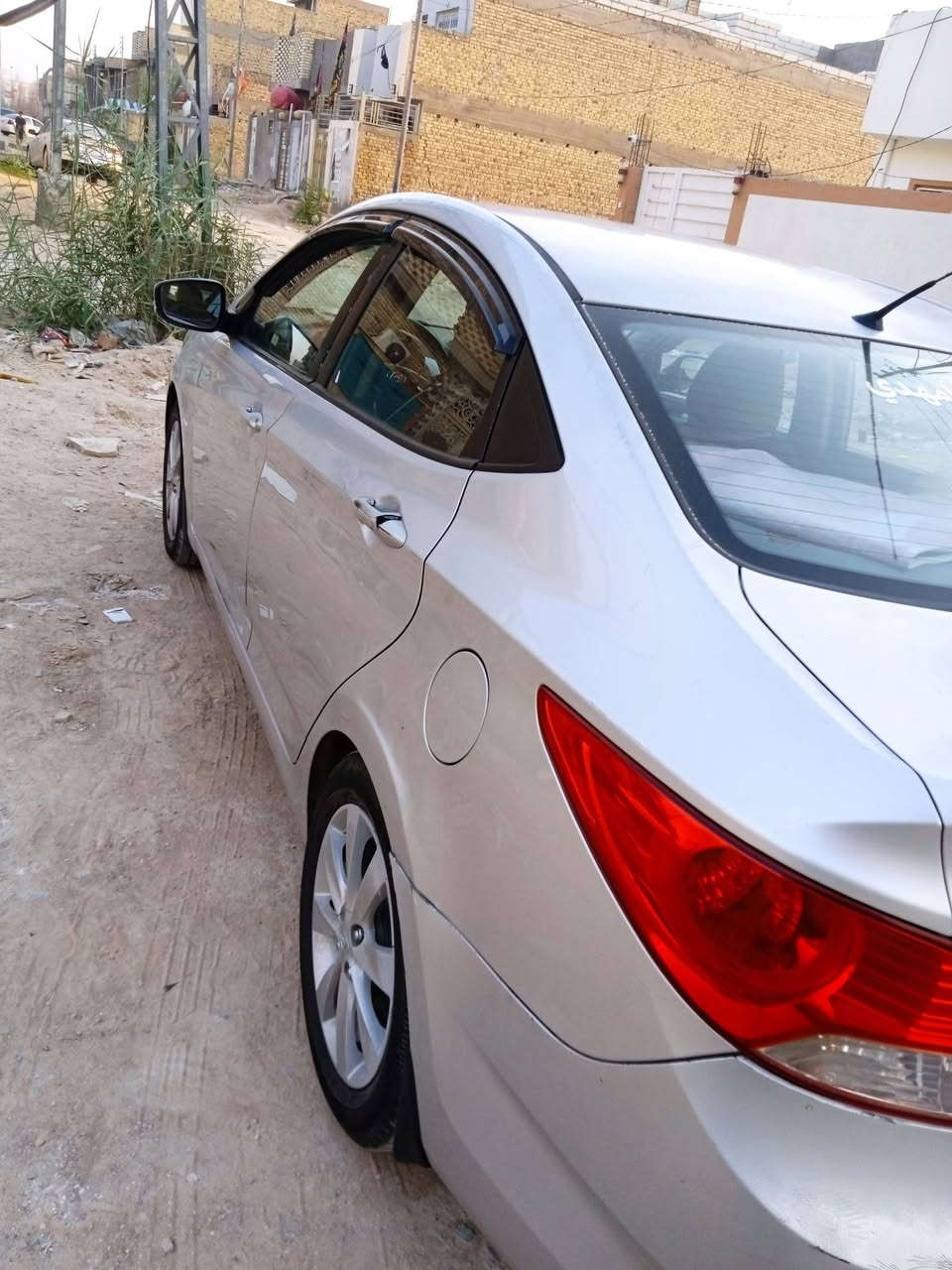 للبيع اكسنت 13 خليجي محرك 1600قطرتين 
محرك جديد 
باتري جديد 
تخم تاير 
 رقم بغداد باسمي 
*********** استفسار اتصل او واتساب
