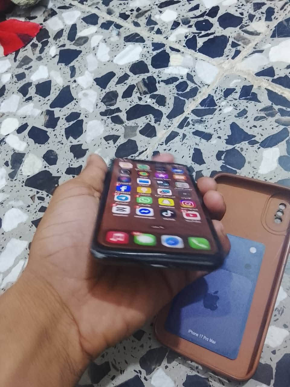 السلام عليكم ايفون اكس ذاكره ٦٤ بطاريته ١٠٠ مبدله جديده بي فطر بشاشه بس ما مثر لمسه كلش طبيعي ومثل ما موضح بصور جهاز سعر ٨٠ الف وبيه مجال مكاني زعفرانيه رقمي *********** بس وتساب
