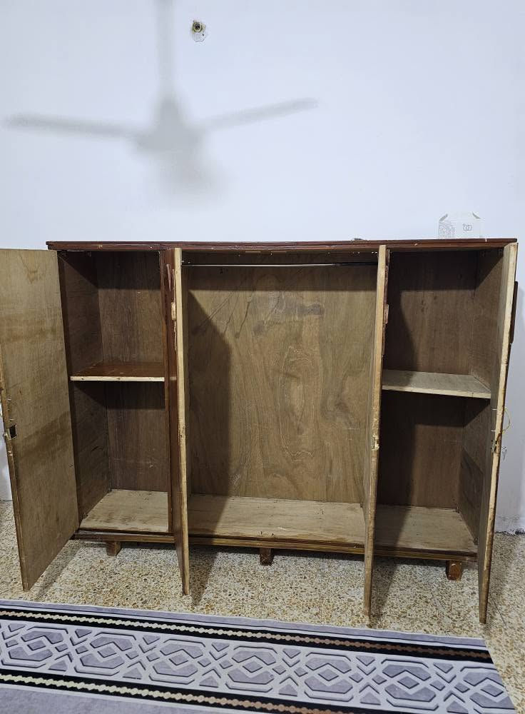 كنتور ٤ باب عراقي مستعمل 
لشراي يتصل على الرقم  ***********
داخل العماره عمارة, ميسان
