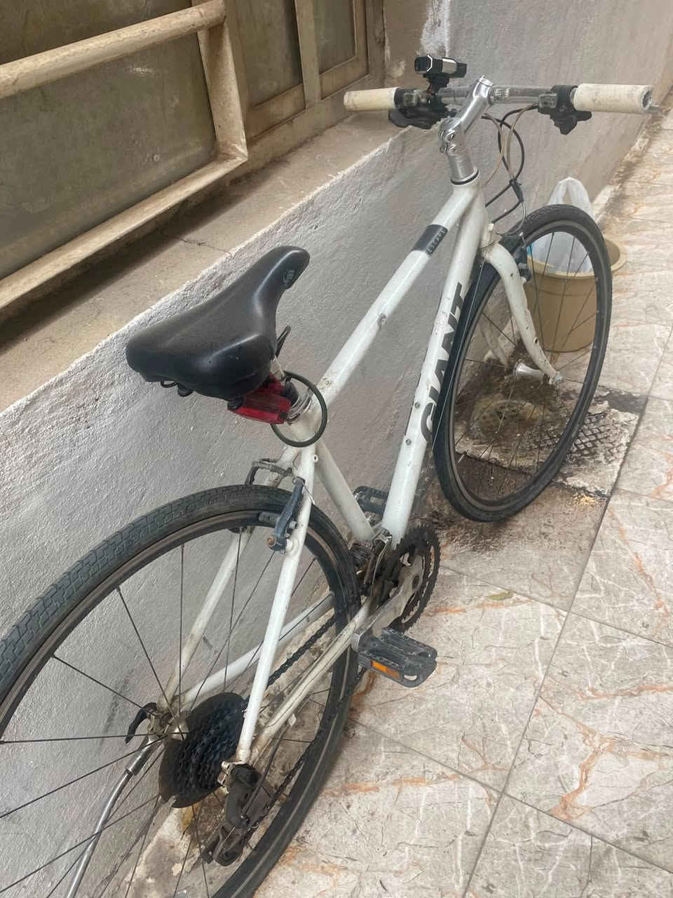 دراجة هوائية للبيع نوع Giant السعر 120000       حي العدل     *********** بغداد, العراق
