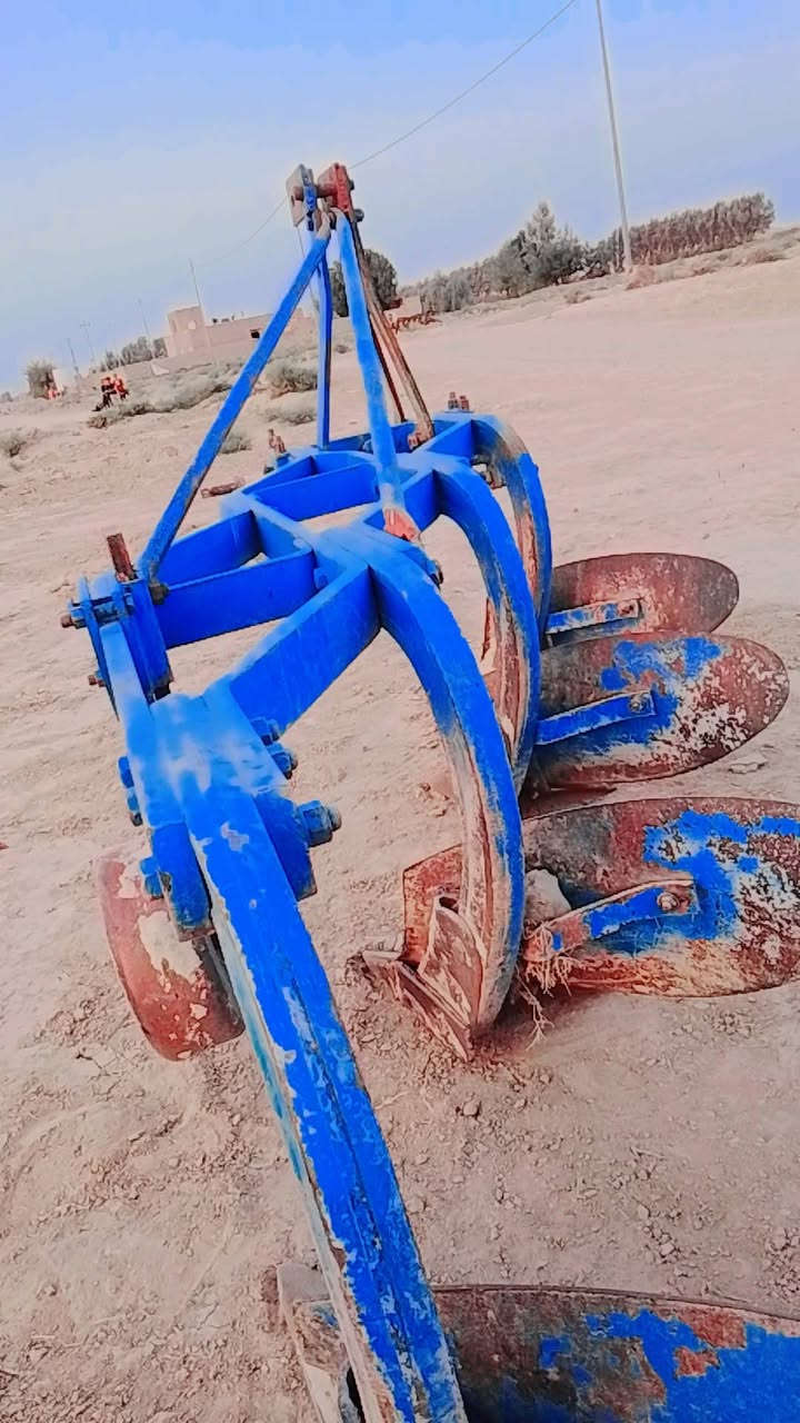 سلام عليكم فدان اللبيع رباعي بلير حجم 12جديد مابي قطره الحيم الستفسار علا رقم ***********
