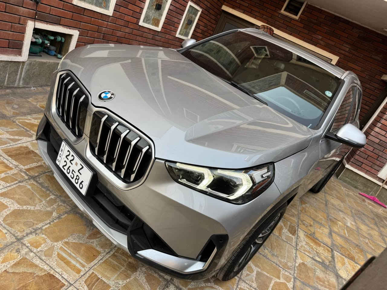 🚘🔥 BMW X1 2024 | الإصدار الجديد 🔥🚘
💰 السعر: 275 ورقة
📞 ***********

✨ للبيع BMW X1 موديل 2024 – الشكل الجديد – Full Option ✨

سيارة نظيفة جداً ومرتبة، بلون برونزي مميز ونادر، ومواصفات غنية جداً 🔥👌

🔹 BMW X1 2024 – New Generation
🔹 Full Option – فول مواصفات
🔹 XDrive – دفع رباعي
🔹 محرك 2.0 Turbo
🔹 ناقل حركة Automatic 7-Speed DCT
🔹 شاشة BMW Curved Display
🔹 Digital Cockpit
🔹 نظام Apple CarPlay & Android Auto
🔹 كاميرا خلفية + حساسات Parking Sensors
🔹 LED Headlights
🔹 إضاءة داخلية Ambient Lighting
🔹 مقاعد كهربائية
🔹 تحكم كهربائي بالمقاعد
🔹 مقود متعدد الوظائف
🔹 Cruise Control
🔹 أنظمة أمان ومساعدة متطورة
🔹 Blind Spot Assist
🔹 Lane Departure Warning
🔹 Front Collision Warning
🔹 Automatic Emergency Braking
🔹 حساسات مطر وإضاءة
🔹 تكييف أوتوماتيك
🔹 تشغيل بصمة Keyless Start
🔹 دخول ذكي Comfort Access
🔹 جنوط رياضية
🔹 فتحة سقف
🔹 فرش داخلي فاخر

📍 العداد: 29,000 ميل فقط
🎨 اللون: برونز مميز جداً 🤎
🔢 مرقمة جديد – أربيل – بأسمي شخصياً

⚠️ الضرر: جانبي، عبارة عن الجاملغ وجزء من الباب فقط، والسيارة نظيفة جداً.

💎 فرصة مميزة لمن يبحث عن X1 الشكل الجديد، فول مواصفات، لون مميز وعداد قليل.

📍 العنوان: بغداد – الدورة – شارع أبو طيارة
📞 للاستفسار: ***********

💰🔥 السعر: 275 ورقة فقط بغداد, العراق
