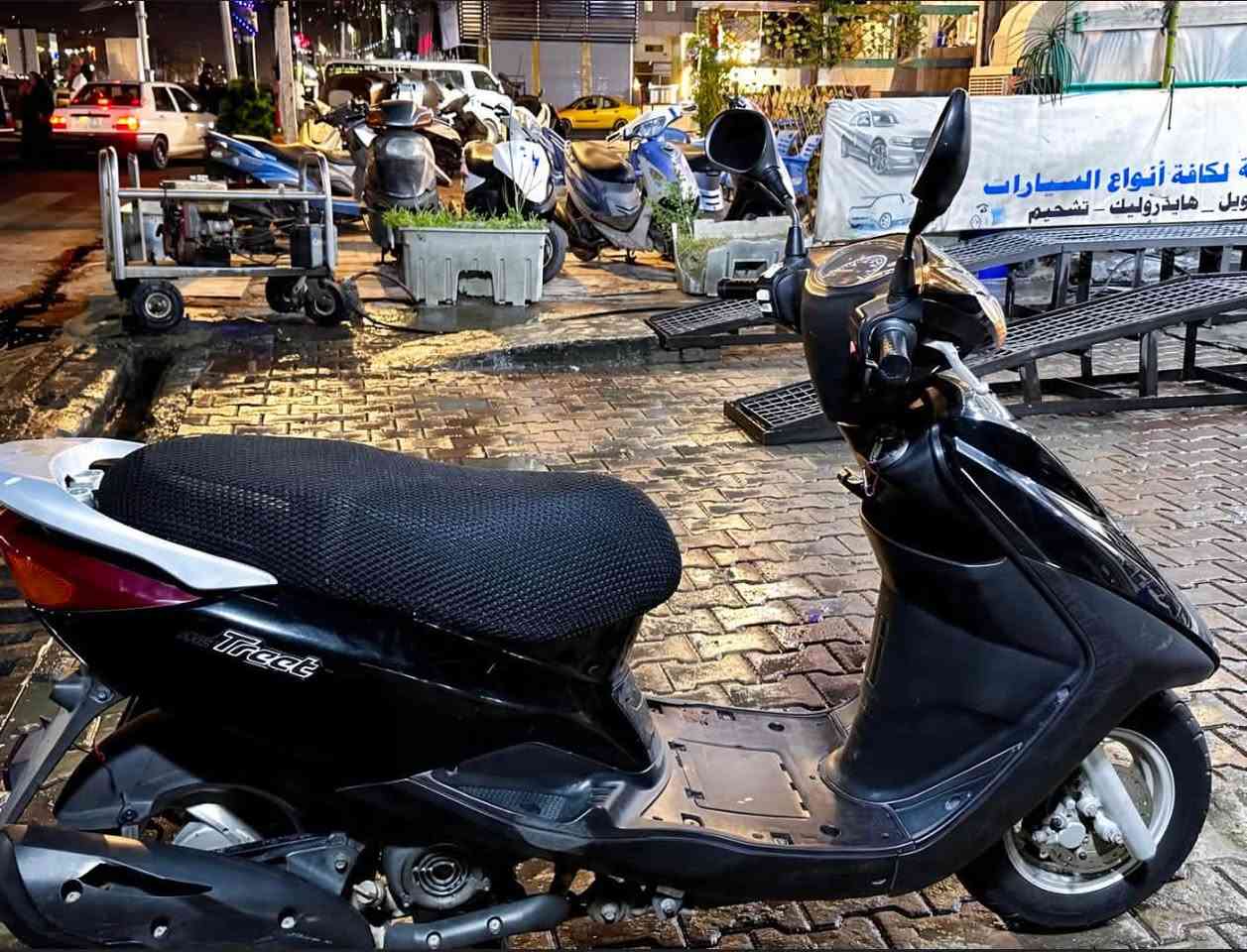 سلام عليكم دراجه اكزر نوزل دراجه نضيفه ومكفوله دراجه ما مفتوحه دراجه اخت جديده سكن بغداد مدينه الصدر قطالع 21 سعر 900وبيه مجال تواصل ***********
