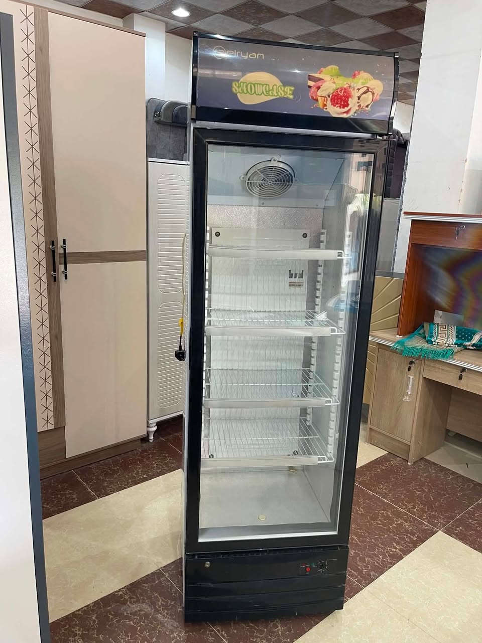 عارضه مستعمله حجم 22 قدم نوعيتها الريان نضيفه كلش مبيها اي عيب فقط بس مشحونه غاز شرط الشغل بلكامل مكانها تكريت شارع الزهور للاستفسار ***********
