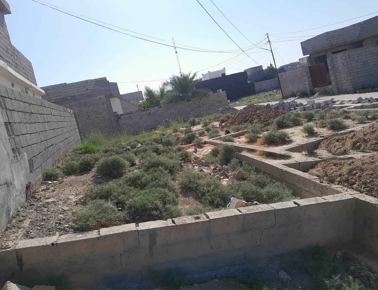 سلام عليكم خوان عندي قطعه مبنيه للدفن  مساحه 200  مكانه حي المصطفى فرعه تبليط ***********
