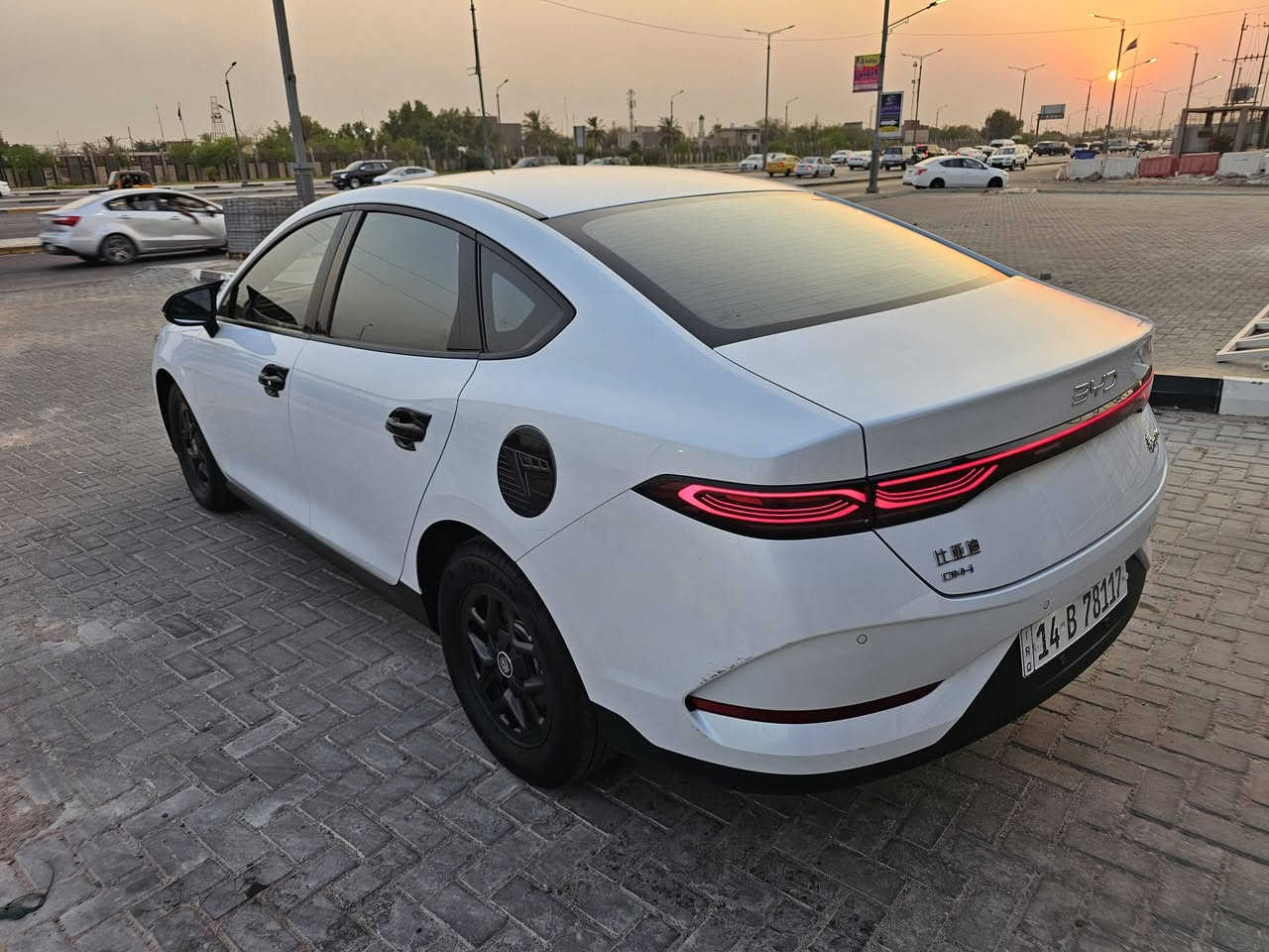 السلام عليكم
كن بلاس BYD 
كفاله :عامه
رقم : بصره / تحويل ثاني يوم
المشي الكلي : 36,000  KM
السياره مدوشمه كامله + سبير 
العنوان : البصره 
السعر : 124 $ وبيه مجال 
رقم النقال : ***********
