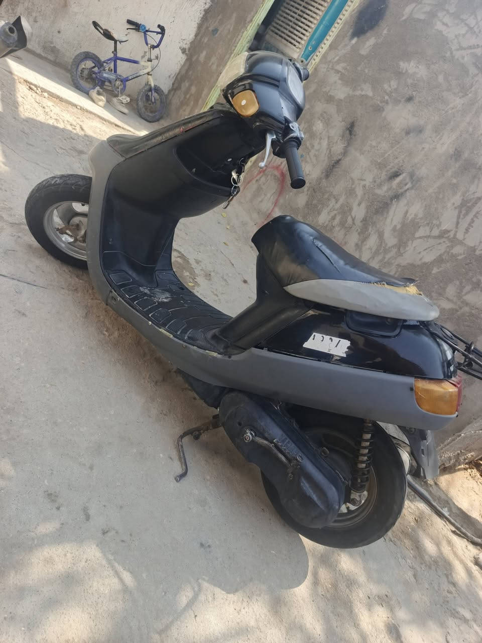 السلام عليكم بطه نضيفه كلش شغاله سلف هندر اشاير لايت هورن شاصي مكفول محرك ناعم شلعه معدل حلوات مكاني كربلاء فريحه السعر 240 بيه مجال ***********
