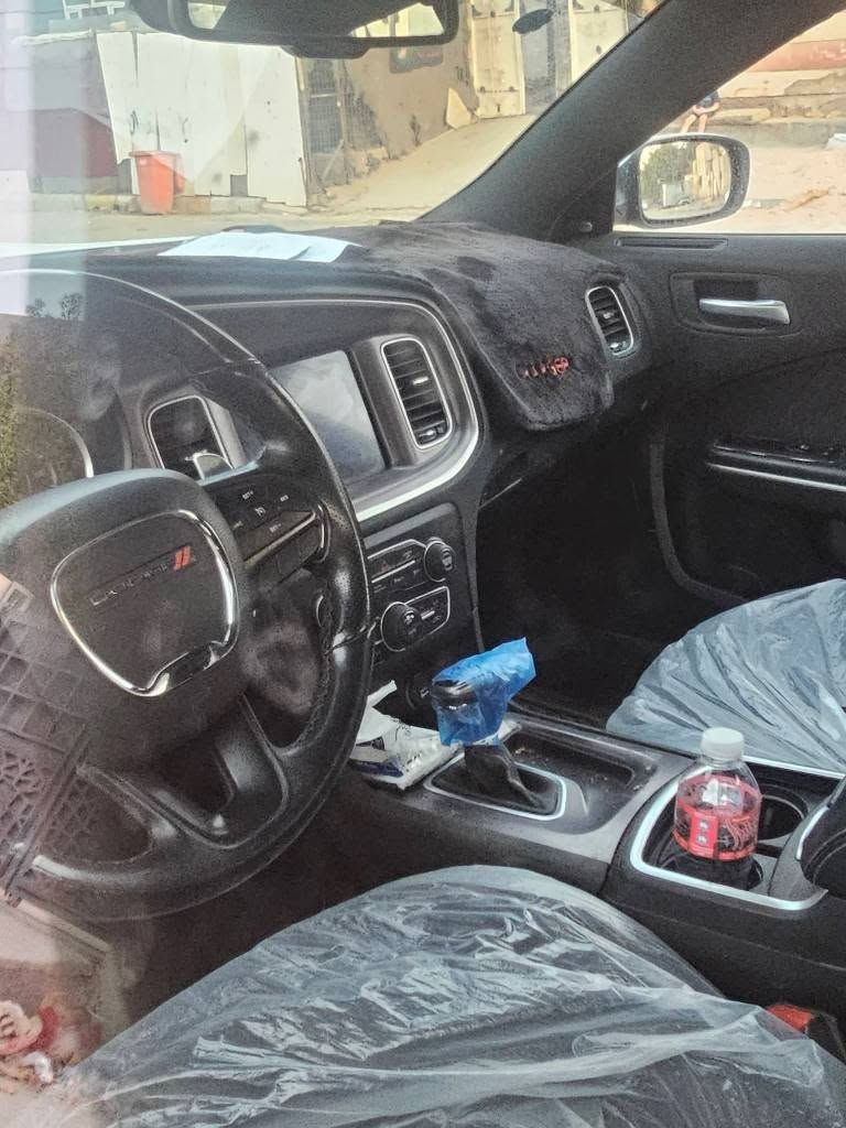 جارجر فئة gt موديل 2019 لون ابيض حادث خفيف وكما مبين في الصور ... مواصفاتها
-تشغيل بصمة
-كشنات حضن
-كراسي كهرباء
-مري هيتر
-شاشة كار بلي
-قطعتين تبريد
-تشغيل عن بعد
-تحكم ستيرن
-مكينة 6 سلندر 3600
-كامرة+ حساس اصلي
حدادية جديده توني مبدلها
تايرات الشركة مشلن والسيارة جديده كير ومكينة ونظافة فول
ماشية ١٠٠ الف ميل
ملاحظة السيارة رقم بغداد
باسمي 
رقم الموبايل *********** ناصرية, ذي قار
