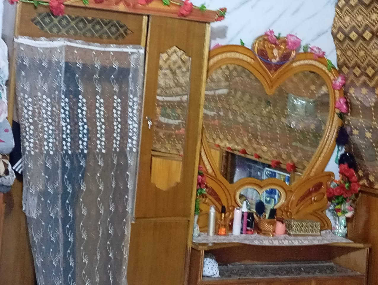 غرفة للبيع بدون جرباية 
350 ألف 
العنوان النجف كوفة البراكية
***********
