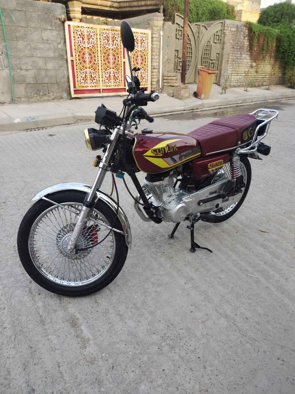 موديل ٢٣ اربعة گير اوراق سكنر جديده بمعنى الكلمة... كفالة من كل شي ماشية ١٤٠٠ او اكثر شوية او اقل... مال جناي برغي ما مفتوح بيها...
للتواصل الاتصال او واتساب على الرقم ***********
