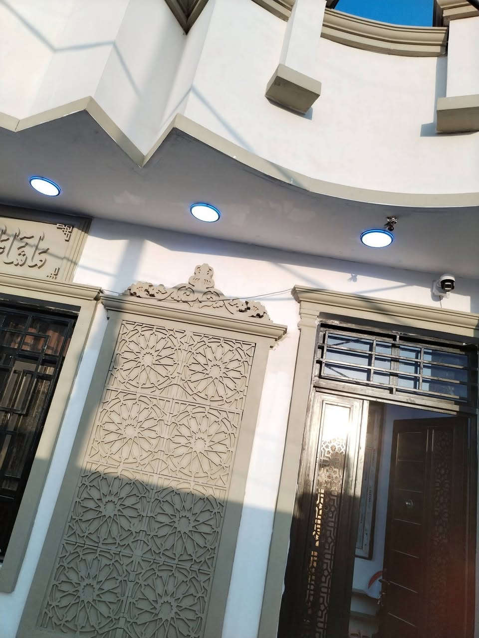 دار للبيع مساحة132 في قطاع 30 على شارع العام  للاستفسار اتصل على الرقم *********** ابو احمد
