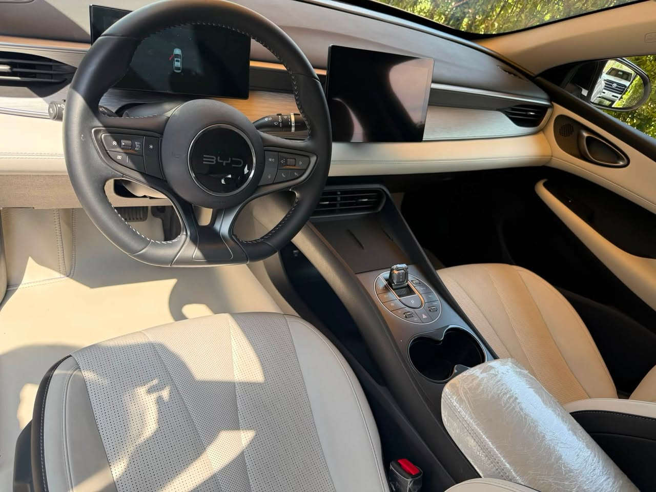 Byd sale 05 موديل 2025 هيجي نيه ته نيا 1000يه ك هه زار رويشتوه زماره كاتيه نرخي 133$ مجاليكي كه مي تيدايه موبايل ***********
