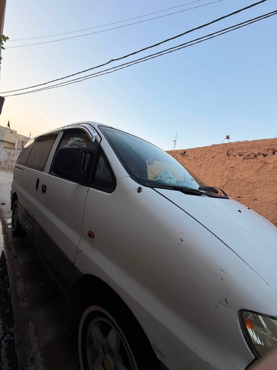 السلام عليكم 
ستاركس موديل 2000
رقم خصوصي 
هزه جديد سنويه لحد 3031
بدون تنقيص وبخار
تبريد ثلج 
صبغ عام قرار مرور 
شاصي واحد معمر من اليمنه شويه
سياره جاهز للاخير
مكانها صلاح الدين امرلي
السعر 73$ بيها مجال
استفسار اكثر ***********
