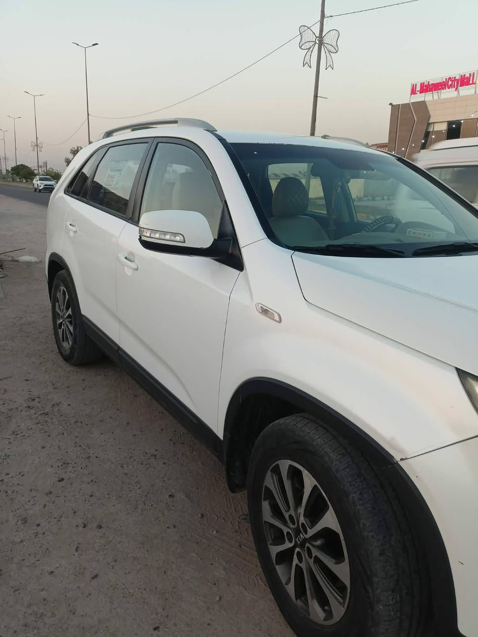 سورنتو ١٣ خليجي قطعتين صبغ بنيد وجاملغ بدون دواخل والباقي كفاله  رقم بغداد نكليزي بسمي تحويل مباشر مكينه وكير كفاله 6 سلندر مكاني كربلاء الحسينيه سعر ١٥٥ مستعجل الشراي ومايتعبني اذبله منها هواي اتصل *********** اثير ***********
