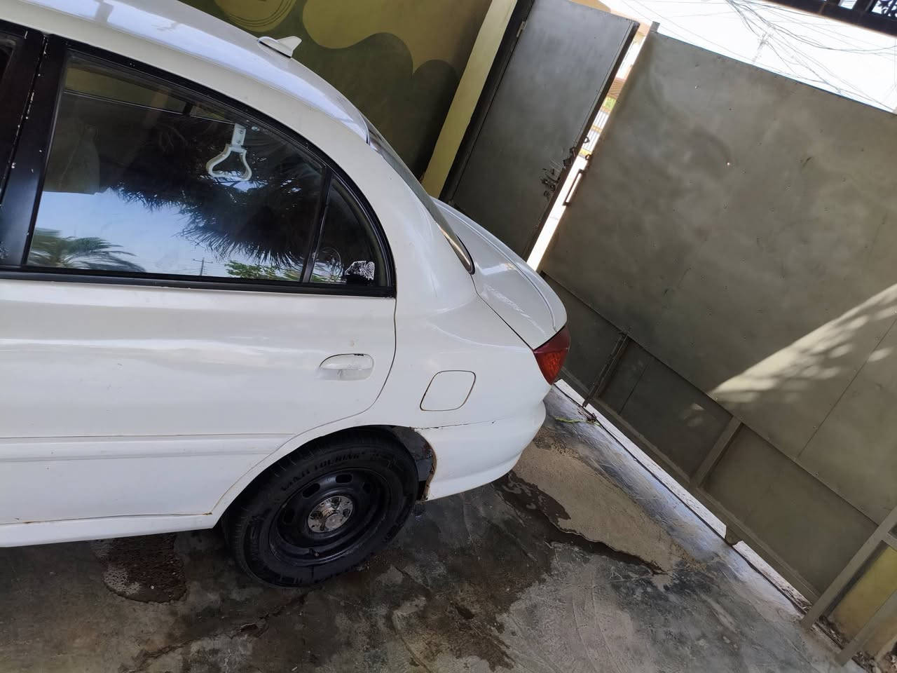 السلام عليكم 
كيه ريو موديل 2001 رقم بغداد ألماني شرط التحويل 
تبريد ثلج 🥶 صدر طبه نشاط فول تخم تاير جديد 
داخل صاج كهربائيات كلها شغاله لايت زينون 
السعر المطلوب 47 وبيها مجال للشراي حك الجيه فقط 
او مراوس حسب القناعه مكان سياره صلاح الدين بيجي رقم الموبايل *********** وات ساب 
‏‪***********‬‏ اتصال
