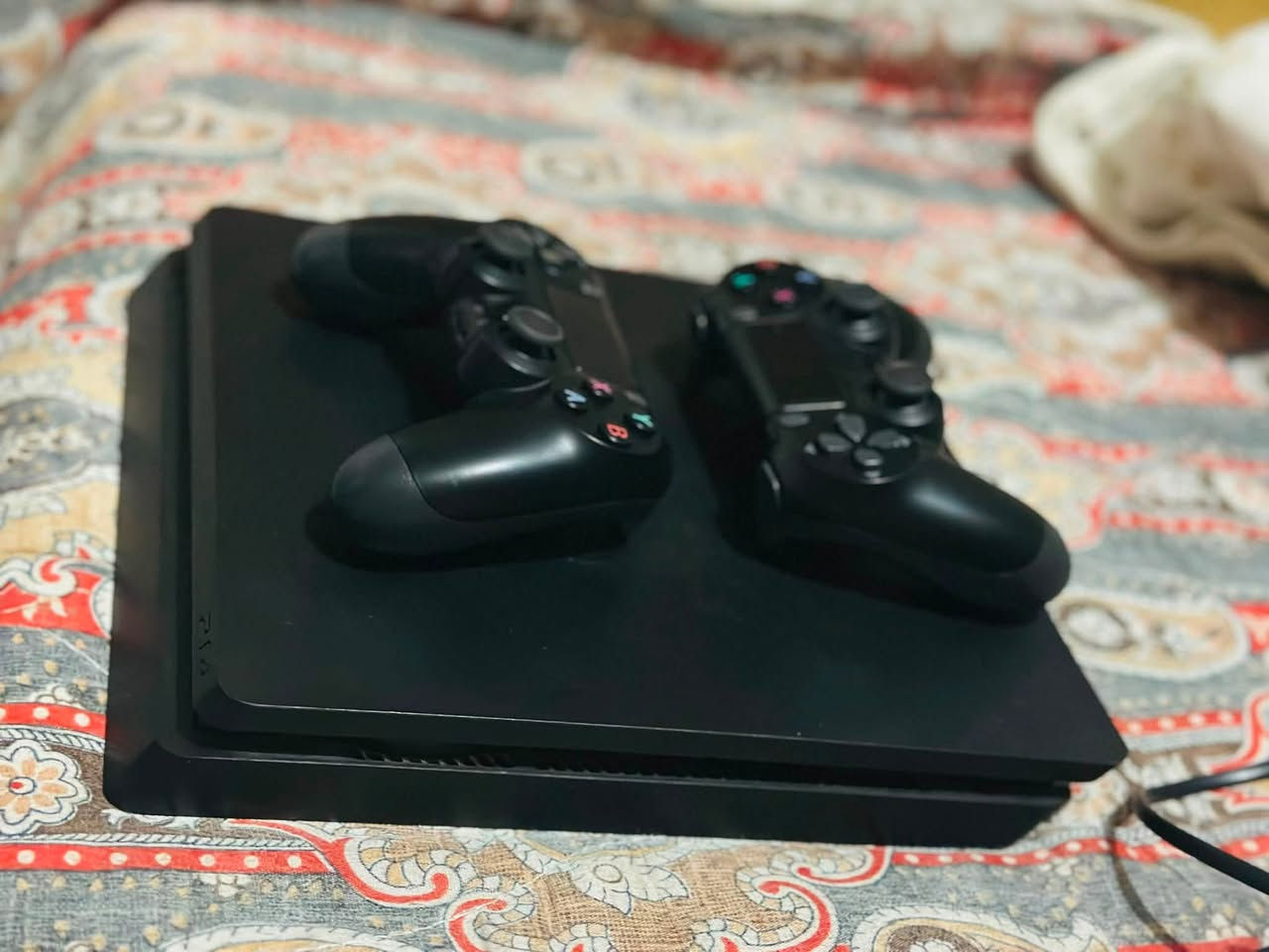 بلي فور نضيف كلش ممهكر ويا اقراص3 يدات2
سعره250بي مجاال  *********** او خاص
