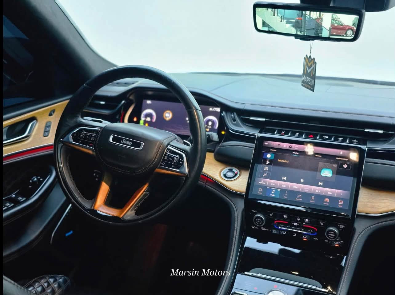 جيب موديل 2022 سومت
فول مواصفات 8 سلندر فورويل جكات 3 شاشات 
المحرك : V8 5.7
ممشى السيارة: 77 الف 
موصفات:
رباعي 4x4
  نظام تعليق هوائي (جكات).
  قيادة ذاتية عند المنعطفات.
  رادار امامي مع مانع تصادم .
  نظام الرؤية الليلية.
  تحذير الخروج عن المسار .
  مستشعر نوم السائق مع نظام التوقف الآلي
  تحذير النقطة عمياء ٥ .
  نظام تحذير عند تجاوز السرعة المحددة.
  نظام عرض المعلومات على الزجاج الامامي (HEAD UP
(DISPLAY
  نظام تقليل الضجيح داخل المقصورة.
  إنارة محيطية.
  شاحن موبايل وايرلس.
  تعديل وضعيات مقود السائق كهربائيا.
  مرايا تعتيم ذاتي.
  المرايا الجانبية قابلة للطي كهربائيا
ظام الصوت من ماكنتوش مع 19 سماعة.
ويل قياس 21 انج .
* سقف بانوراما .
  شاشه كبيرة 10.1 انج .
  شاشة للراكب الأمامي .
  لوحة القيادة بقياس 12 أنج.
5 كاميرات خارجية مع بخاخات ماء للتنظيف.
 كاميرا للمرأة الداخلية.
  تصوير حراري ليلي .
  المصابيح الأمامية زنون .
  كشافات الضباب زنون .
  دخول ذكي.
  بصمة على 5 ابواب للدخول الذكي.
  تشغيل عن بعد .
  الصندوق الخلفيي كهربائي .
  فتح الصندوق الخلفي مع حركة القدم.
  فرش المقصورة الداخلية من الجلد الطبيعي الفاخر.
  اضافات من الخشب الطبيعي للمقصورة الداخلية.
  ذاكرة لحفظ وضعيات الجلوس للمقاعد الأمامية
  مساج للمقاعد الامامية .
  المقاعد الأمامية كهربائية .
  المقاعد الأمامية تبريد وتدفئة .
  المقاعد الخلفية تدفئة وتبريد .
  ستائر للشبابيك الخلفية.
  انارة داخلية LED متعددة الالوان .
  حساسات امامية وخلفية .
  5 راكب .
  مكيف خلفي مع وحدة تحكم منفصلة .
  تدفئة مقود القيادة.
  مانع تصادم خلفي .

مكان السيارة اربيل 📍

للاستفسار: (***********) (***********)

نص مكتوب في الصور:
- Marsin Motors