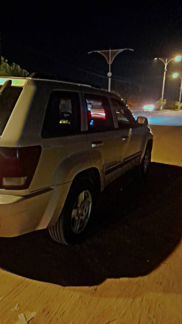 سلام عليكم جيب شيروكي محرك ٦سلندر بي تبخير كير خير من الله موديل ٢٠٠٨ تبريد شغال تخم تاير جديد كهربائيات شغاله كشنات كهربائيه السعر 55وبي مجال الستفسار علا الرقم ***********
