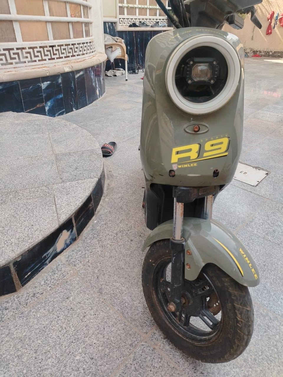 دراجه شحن ار ٩ للبيع بدون بطاريات
البصره التنومه الاكوات الثالثه
  ***********
السعر ٢٥٠
