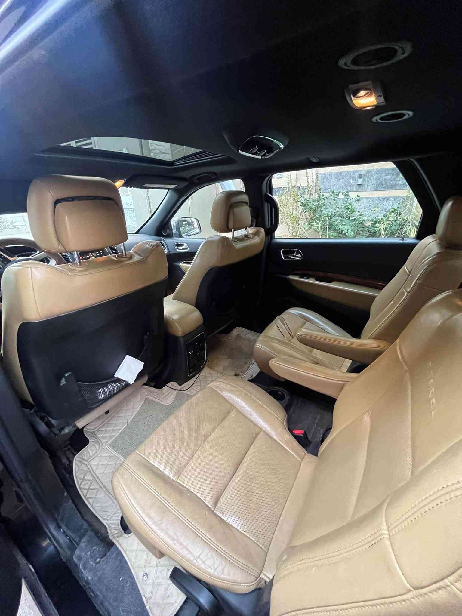 Dodge durango Citadel 2014 دوج دورنكو سيتاديل
بدون حادث كلين تايتل 

صبغ في قطعتين اثر طخه بسيطه كما موضح بالسونار

الباقي مكفول من الصبغ و التبديل 

( لغد شاصي مكفول و جميع الايرباكات سليمه )

المواصفات اعلى فئه 1/1 Citadel VIP :

- محرك ٦ سلندر / 3600

- فتحة سقف سلايد SunRoof

- صندوق كهرباء

- بصمة تشغيل + ابواب 

- شاشة كبيرة  

- داخل بيجي

- كشنات كهرباء + جلد 

- كشنات تدفئه + تبريد 

- ٧ راكب + جميع الكشنات كهرباء

- ستيرن كهرباء + تدفئه

- اشارة بالمري + قلاب + هيتر

- حساسات اصطفاف

- تبريد ثلاث قطع / تحكم خلفي

- سستم نيكلات بلادي 

- ويل كروم حجم 20 بلادي

- شفتات ستيرن تبترونك

ترايها يخبل و بالواقع شكلها احلى من الصور

رقم بغداد الجديد سنويه و هزه جدد 

عنواني بغداد / الاعظمية 

للاستفسار التواصل على الخاص او اتصال 

***********
