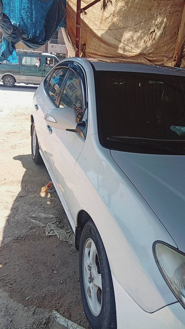 النترا مقدس خليجيه ٢٠١١ سياره فول واحد على واحد
لا ضربه بيها ولا صبغ سياره مكفوله من الصبغ والضربه القويه عده كم بارد بيه كير مكينه خير من الله صدر جديد 
شاشه لمس تبريد ثلج سياره مسويله ادامه كامله مناقصه اي شي سياره مال بيت سعرها 110 وبيها مجال ***********

