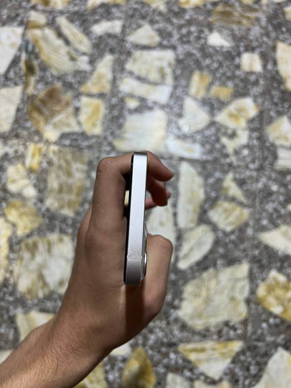 السلام عليكم 
ايفون 13 عادي ما مبدل بي اي قطعة ولا مفتوح 
بطارية 84 بلاديه
ذاكره 128 
السعر: 475 وبي مجال 
العنوان :بغداد العبيدي
واتساب للاستفسار ***********
او على الخاص
