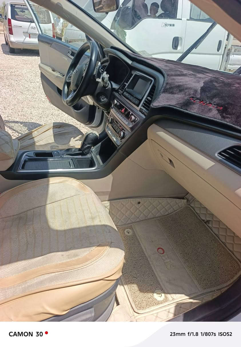 سوناتا 20 خليجي ضربتها بجم بنيد وجاملغ  وبيها جنطه مبدله   للبيع مكاني حله  ماشيه ١٥٠  مكينه كير تبريد كفاله دواخل جديد  جاهزه من كل شي 
سعرها  ١٢٠   بااسمي
***********
