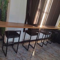 طاولة • للبيع • ديكور