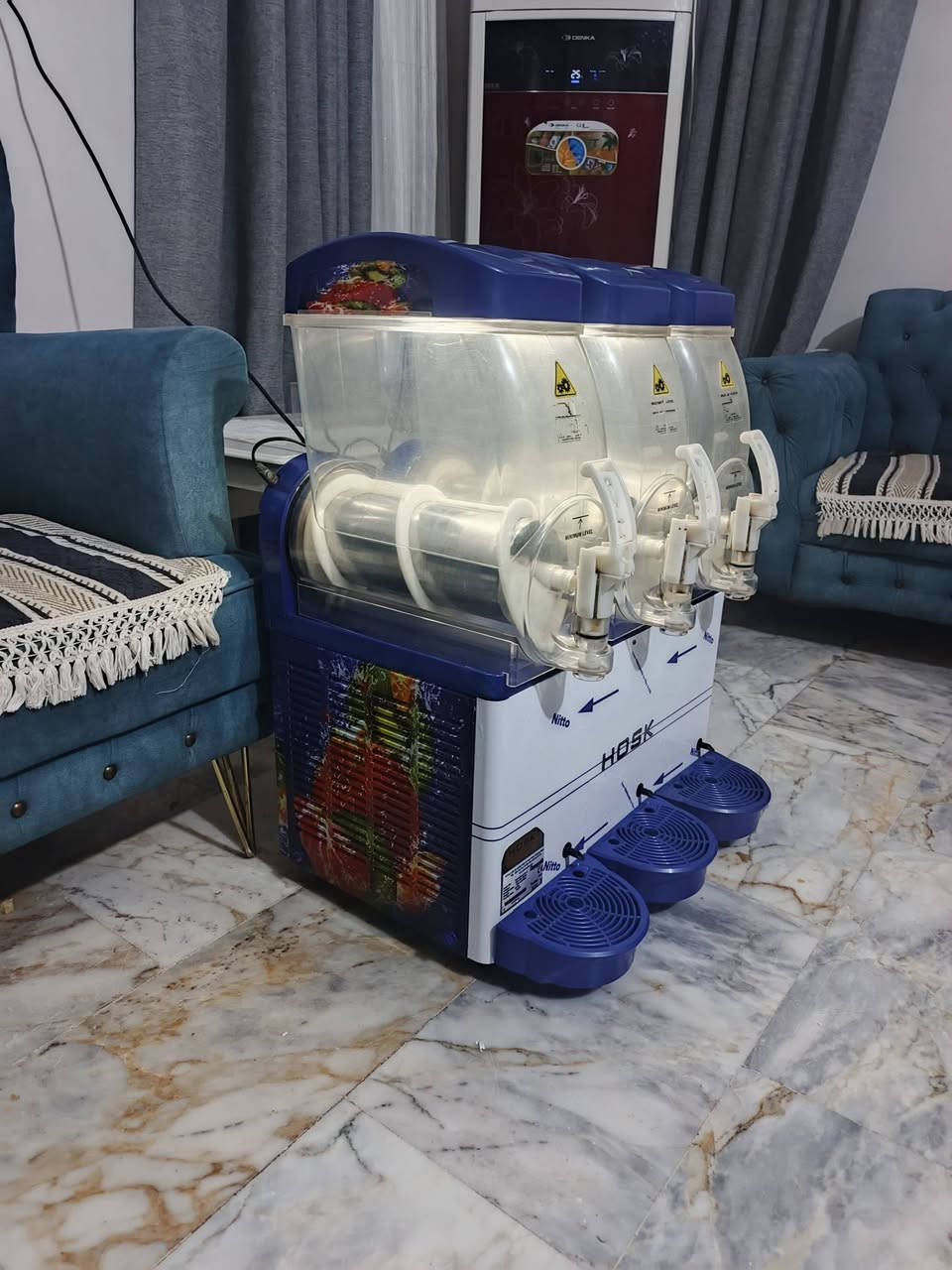 السلام عليكم مكاين ازبري نوع هوسك تركي  عدد 2 أم 3حوض نضافه 90% (مستخدمه قليل) لبيع وبسعر مناسب الاستفسار خاص أو الاتصال ***********بيه واتساب
