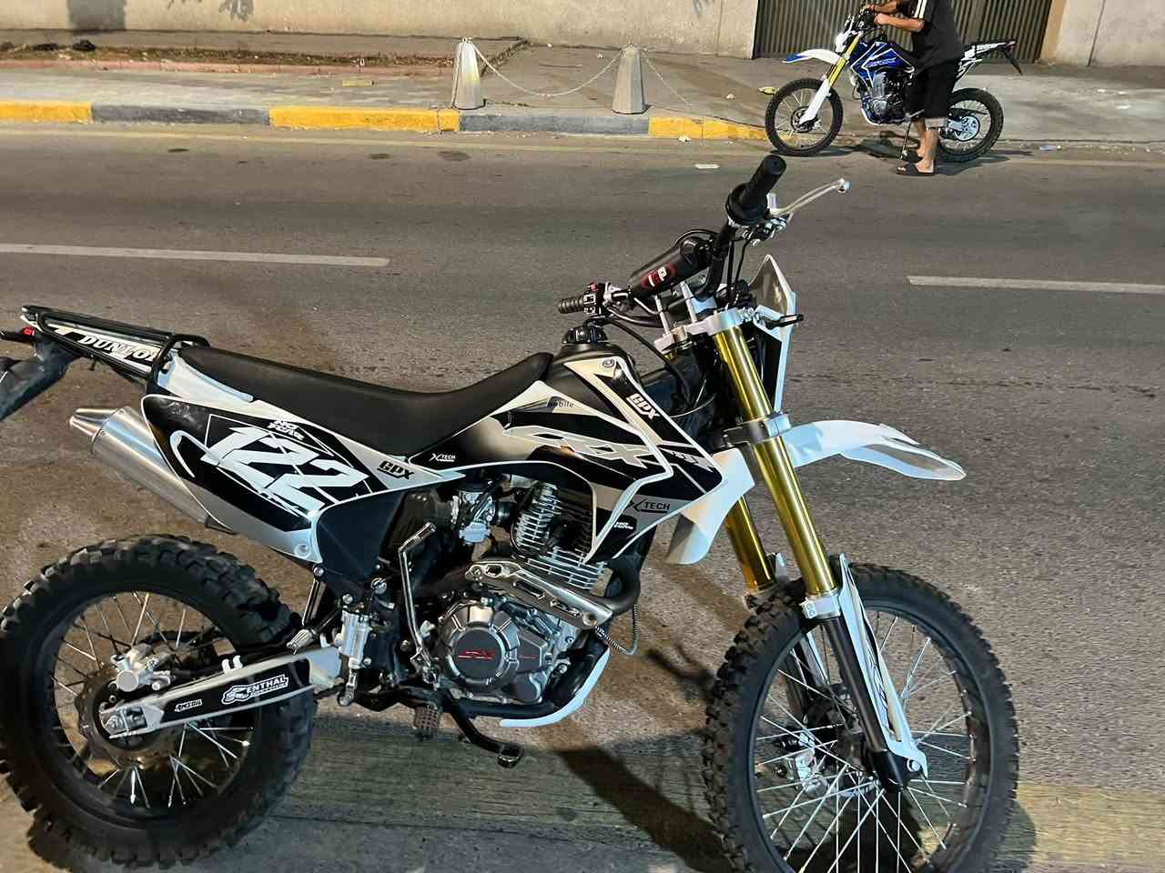 crx جبلي • ٣٠٠ • ماشي ٢٠٠٠