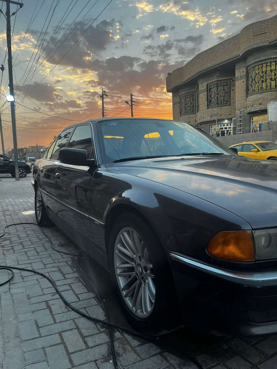 السلام عليكم بيئم صقر مكينه كير حداديه تخم تاير كهربايات كلشي بيهه شغال تبريد صبغته تخبلدواخل جلد جديده  موديل ٩٦ سياره مامله فول فتحه سقف كله شغال سعره ٧٠ وبيه مجال ***********مكاني بصره مركز البصره
