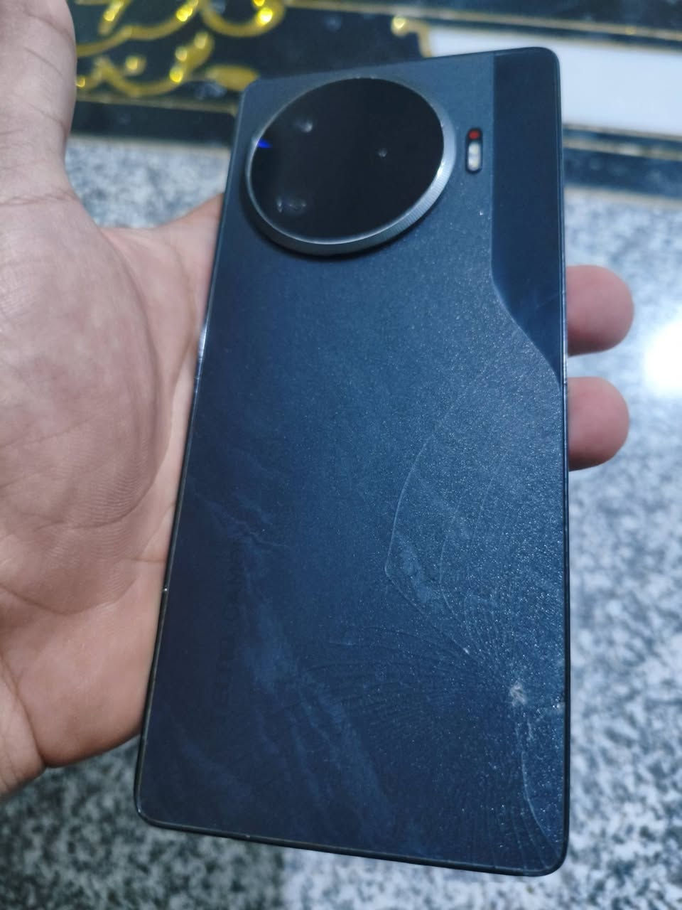 Tecno Camon 30 Pro 5G.
تكنو كامون 30برو 5g. 
مكفول من الفتح والتصليح. 
النظافه 80%. 
الذاكره 256/12.
ببجي90 فريم. 
شاشه 144 هيرتز. 
فقط الظهر مفطر و فطر بشاشة موضح. 
المكان بابل القاسم
