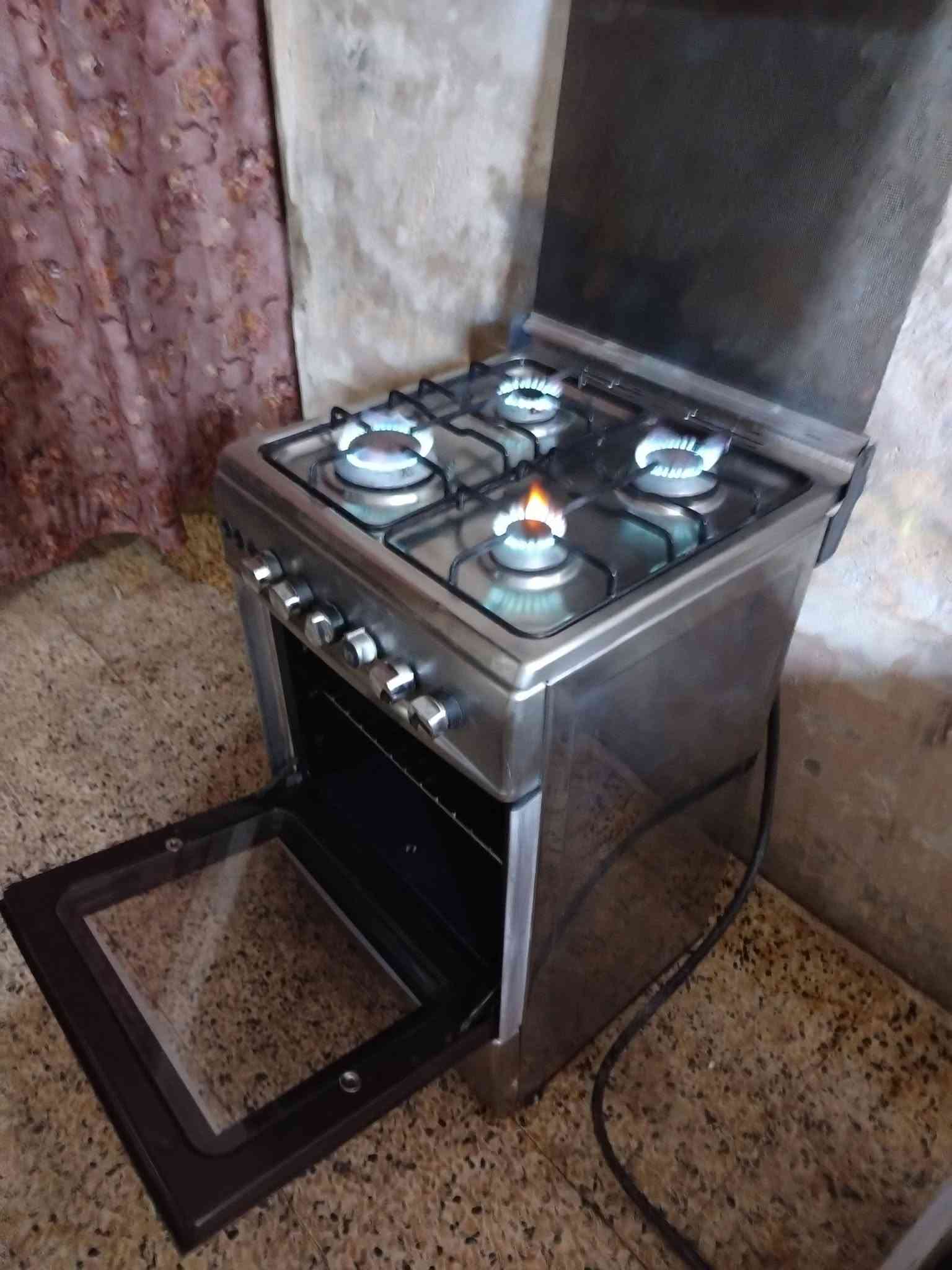 طباخ مصري مستعمل نظيف جدا سعر ٨٠ الف عنوان موصل وادي حجر للتواصل ***********

