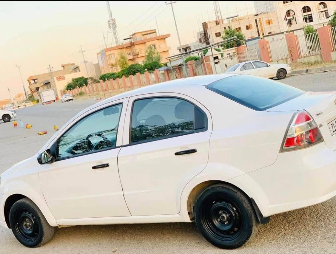 ئەڤیۆ مۆدیل ٢٠١١
ناوزەرد
ناو فۆرمیکا 
چوارجام کارەبا 
رەقەم و سەنەوی ئەسلی و وەکالە عامەی هەزەی لەگەلدایە بەشەرتی ئەولیات و مەفرەزەو سەیتەرە هەموو کوردستانی پێ بگەرێ 
گێرو مەکەینەی مەزبووت 
مەکینە بچوک بەشەرتی ئەوەی وەلف خوار نەکات 
وەرگەران براوە. موس بەشەرت 
ناونیشان رانیە (***********) رانية, السليمانية
