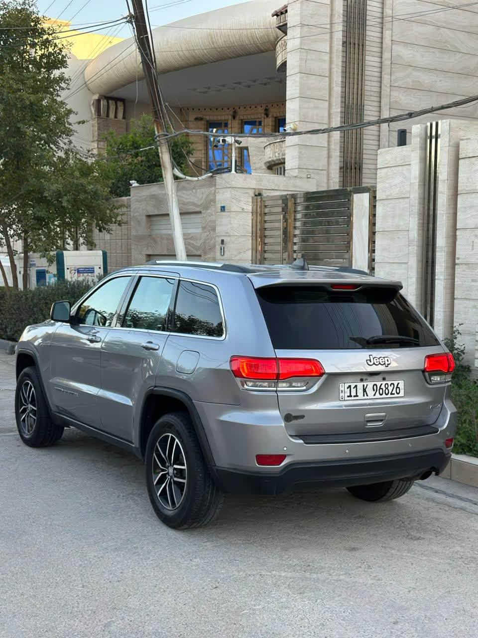 جيب لاريدو ٢٠١٨ بغداد باسمي
الرقم الجديد 
شواصي مكفولات
بدوان دواخل حادثها سطحي وصور الحادث بلمنشور
بساتم ١٤ يعني انسه الدوانز والبانزين المحسن 
مواصفات اللاريدو معروفه 
مكاني بغداد الحريه 
سعرها ١٧٢ ورقه وبيها مجال 
*********** 

***********
