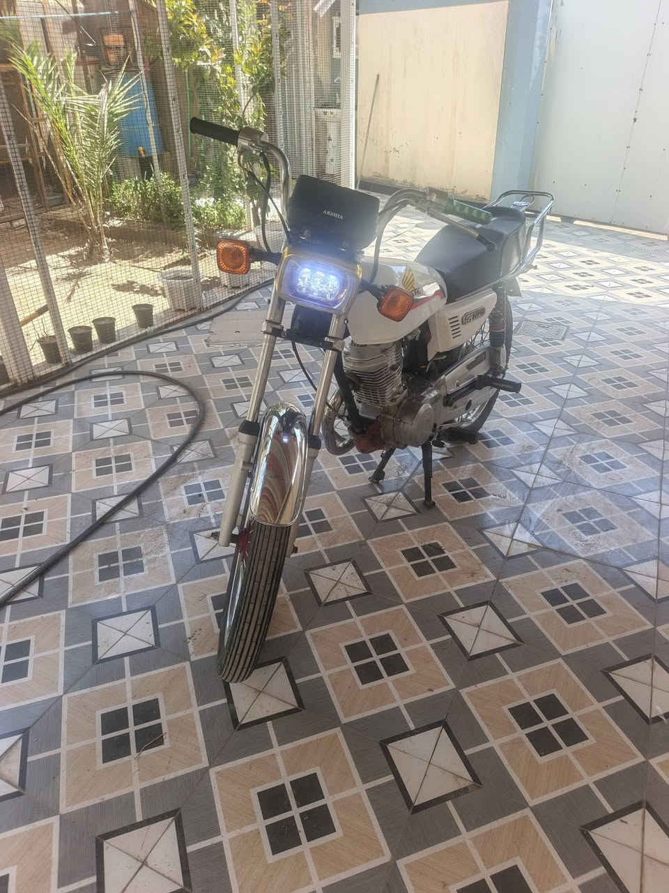 السلام عليكم نامه للبيع جديده مثل الصوره موديل ٢٣اوراق سكنر المكان سياحي قريه الساده السعر ٤٠٠ وبين مجال    ***********
