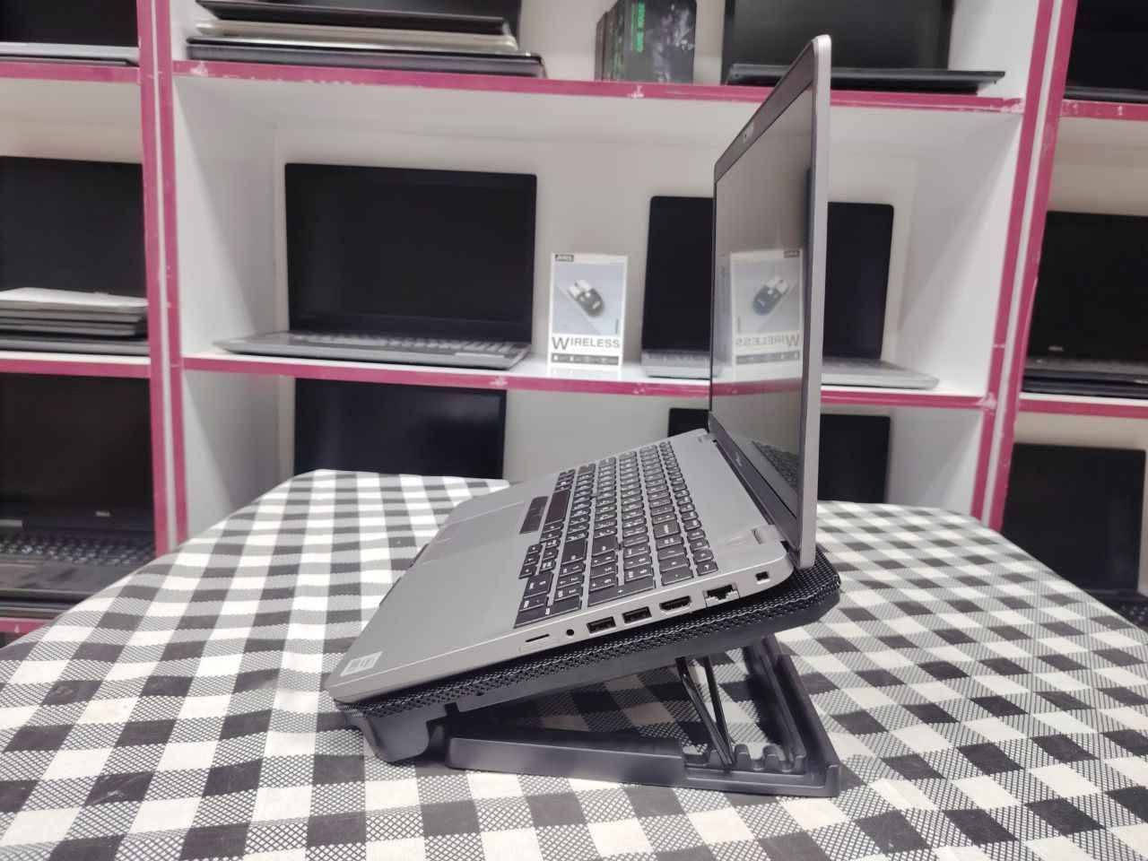 لأصحاب المهام القوية والأداء العالي، لابتوب Dell Latitude 5510 يجمع بين القوة والتصميم الأنيق!
💻 مواصفات الجهاز:
الموديل: Dell Latitude 5510
المعالج: Intel Core i7 (الجيل العاشر)⚡
الذاكرة العشوائية (RAM): 8GB DDR4 (قابل للتطوير)
التخزين: 256GB SSD M.2 فائقة السرعة (قابل للتطوير)
الشاشة: 15.6 إنش برؤية واضحة ومريحة للعين
كرت الشاشة: Intel بسعة 4GB
✨ مميزات الجهاز:
أداء قوي جداً بفضل معالج Core i7 من الجيل العاشر، مثالي للبرمجة، الدراسة، والأعمال المكتبية الثقيلة.
سرعة استجابة عالية بفضل هارد SSD M.2.
إمكانية الترقية بسهولة للرام والهارد مستقبلاً حسب احتياجك.
تصميم عملي ومتين من سلسلة Latitude المخصصة للتحمل والأعمال.

💰 السعر: [ 400 الف ]

📌 الحالة: [مستعمل   كالجديد]
🚗  توصيل مجاني لكافة المحافظات العراق
📞 للطلب أو الاستفسار: [ واتساب *********** ] البصرة, العراق
