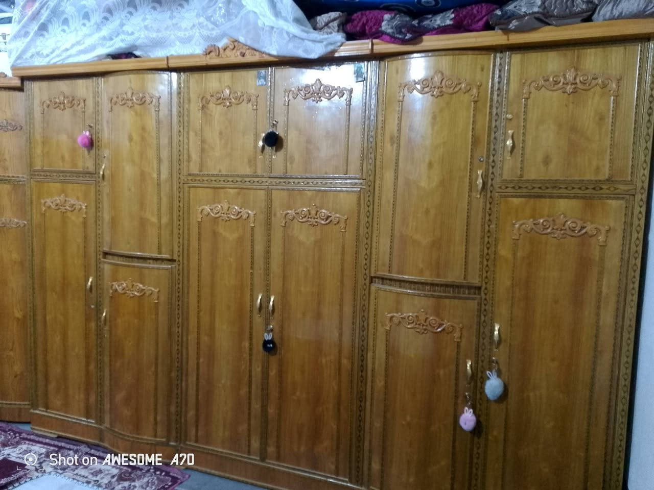 سلام عليكم غرفه مستخدمه اخت جديده السعر 800وبيها مجال انتصل ***********

نص مكتوب في الصور:
- Shot on AWESOME A70