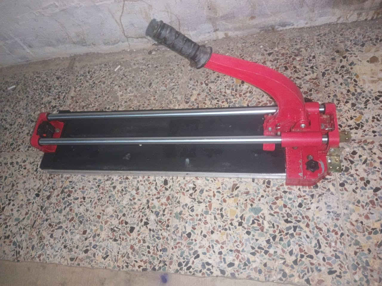 قاطعة سيراميك • بورسلين