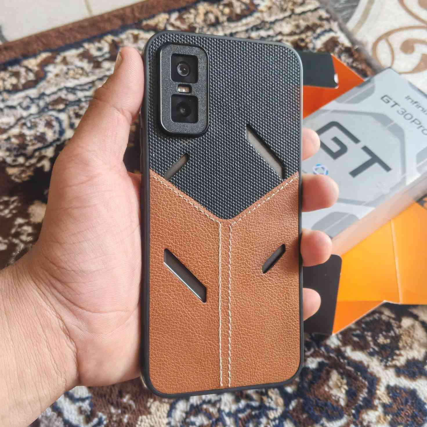جي تي 30 برو فايف جي ذاكره 256 داخليه 12 جهاز عملاق ومواصفات معروفه شفتات بلاديه اناره خلفيه جهاز مستخدم 15 يوم فقط غراضه كامله باكيت وشاحنه شحنه يومين شرط .
سعره 375 قفلل او مراوس بايفون فقط شعندك نزل

