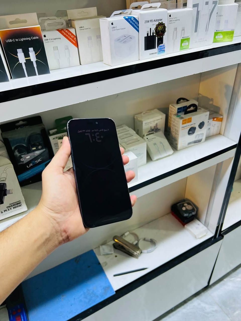 السلام عليكم 🌹
📱 آيفون 14 برو ماكس
💾 ذاكرة 256GB
🔋 بطارية 100% — مبدلة أصلية
✅ الجهاز كله شغال: نت، صوت، اتصال، وما بيه أي خلل

🔧 فقط مبدل شاشة، نوعية كلش حلوة
⚠️ بيها فطر موضح بالصور
🔙 الظهر بيه فطر أيضاً، وما مأثر على أي شيء بالجهاز

💰 السعر: 460 ألف
🔥 نهايته للشراي

📍 المكان: بغداد — مدينة الصدر
📞 للتواصل: ***********
