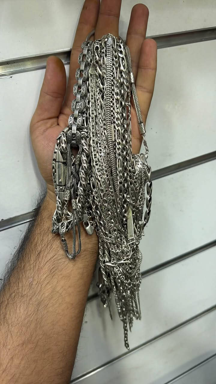 السلام عليكم 
كيلو زنجيل + سوار نضيف سعره 2650 قفل الي يفيدنه يراسلني خاص او واتساب ***********

