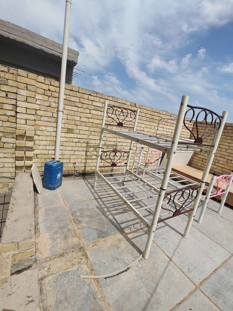 للبيع العنوان بالتفصيل بغداد حي النصر قرب بانزين خانه بنسيان موبايل ***********
