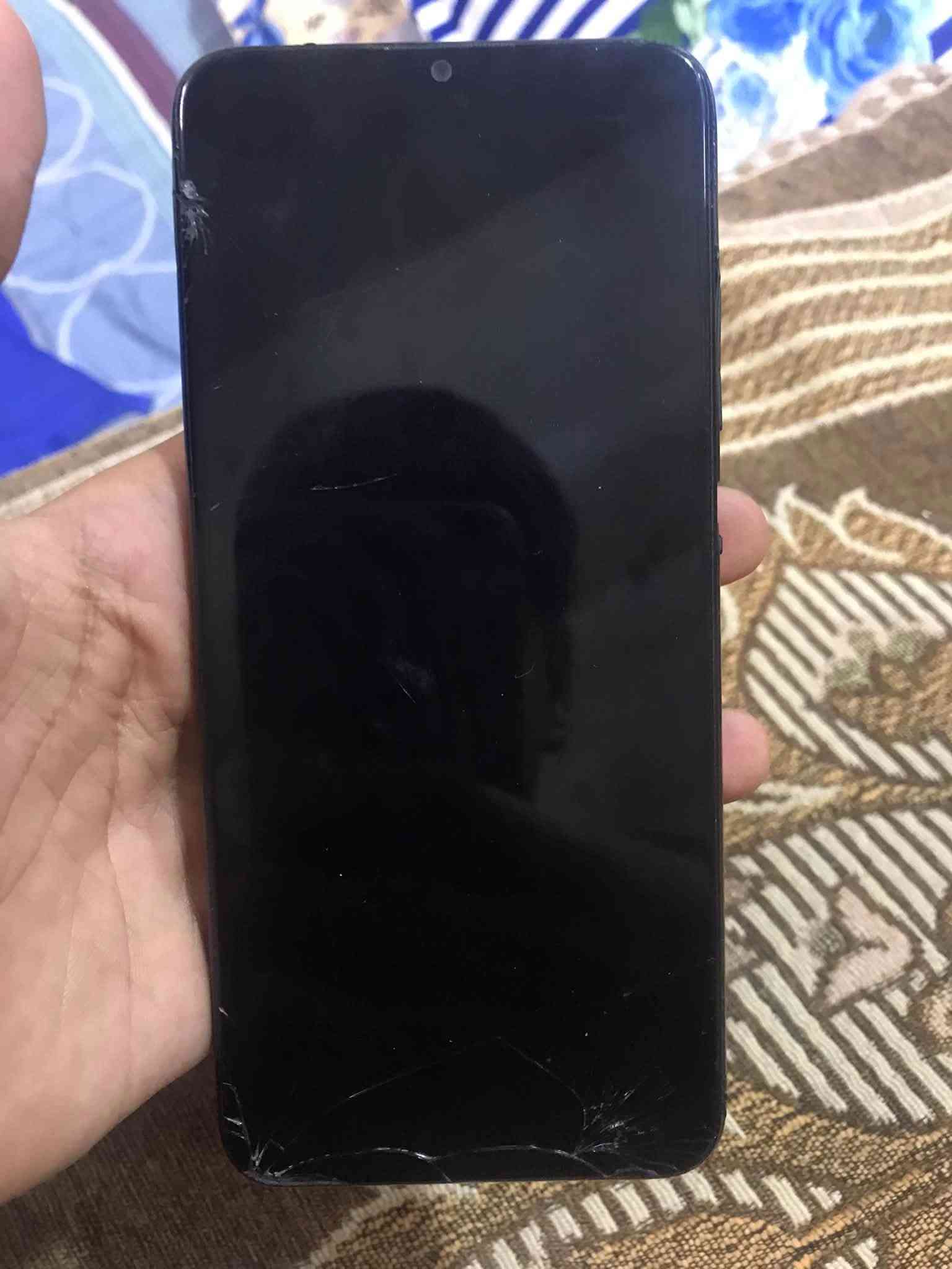 سلام عليكم شباب للبيع تليفون سامسونج A03 التليفون ضرر شاشه فطور خفيفه ممئثر عله اللمس مال الجهاز ويشغل 60 فريم بوبجي سعره 90 ربي مجال مستعجل على بيعته كلش رقم تليفون ***********
